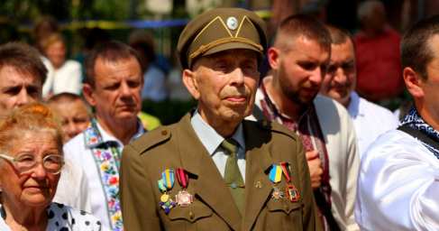 Символично: Во время речи в честь Шухевича умер глава районной ячейки УПА (ФОТО, ВИДЕО)