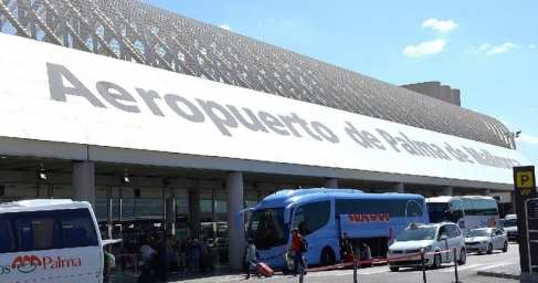 Украинцы застряли в аэропорту Пальма-де-Майорка