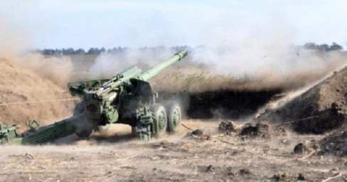 СРОЧНО: ВСУ открыли огонь из тяжелых орудий по селу Коминтерново на юге Донбасса