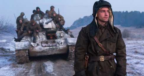 Танкистам о танкистах: военные ДНР посетили премьеру фильма «Т-34» (ВИДЕО)