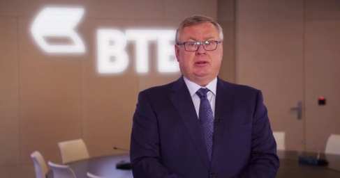 Глава ВТБ: Полный отказ от доллара — это утопия