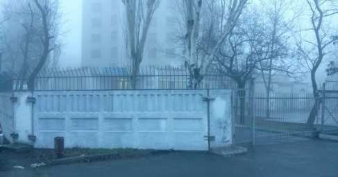 В Мариуполе офис миссии ОБСЕ обнесли колючим забором (ФОТО)
