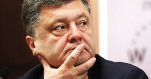 В Одессе на Потемкинской лестнице развернули огромный баннер против Порошенко (ФОТО)