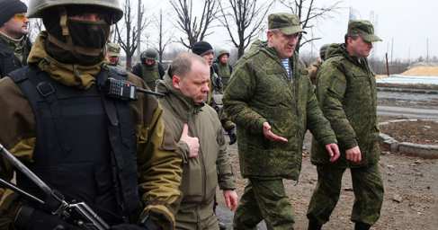 Киев выжал российских военных из Донбасса и ставит на войну