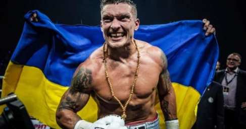 «Мне это не нужно», — боксёр Усик о звании Героя Украины (ВИДЕО)