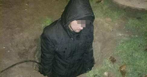 В Запорожье незадачливый вор застрял в колодце (ФОТО)