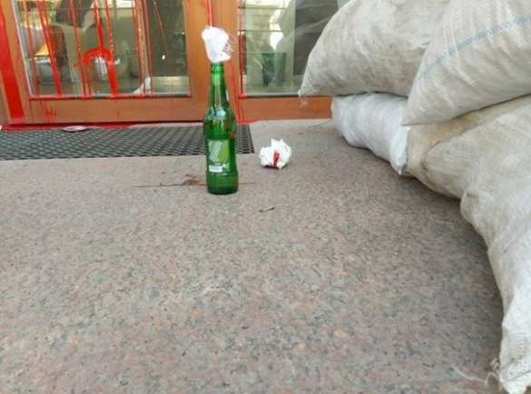 И вновь продолжается бой: в Одессе замуровали «Альфа-Банк» (ФОТО, ВИДЕО) | Русская весна