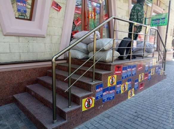 И вновь продолжается бой: в Одессе замуровали «Альфа-Банк» (ФОТО, ВИДЕО) | Русская весна