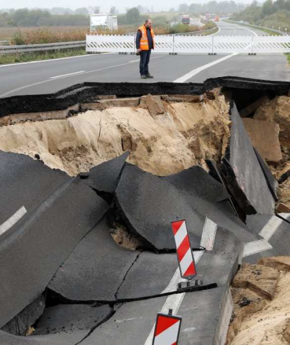  О немецком качестве: в Германии рухнул «восточный автобан» (ФОТО, ВИДЕО) | Русская весна 