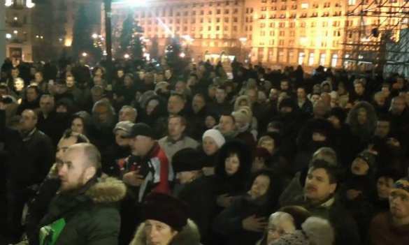 Первый пошёл: на Майдане собрали автобус добровольцев для блокады Донбасса (ФОТО) | Русская весна