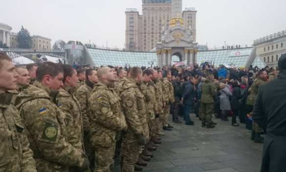 На Майдане «патриоты» на коленях встречали трупы боевиков «АТО» (ФОТО, ВИДЕО) | Русская весна