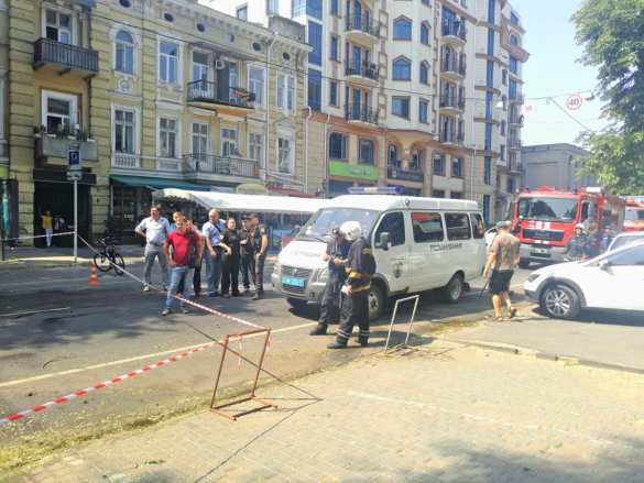  ОБНОВЛЕНО: В Одессе рядом со зданием СБУ взорван автомобиль (ФОТО, ВИДЕО) | Русская весна 