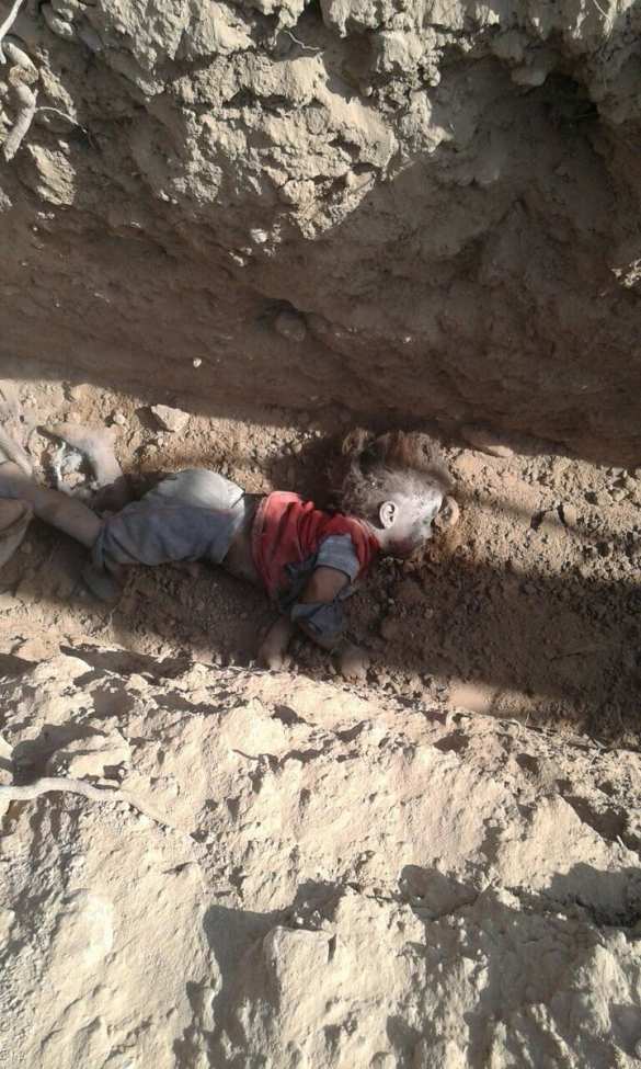 Шокирующие кадры: Ударами коалиции США убито 200 мирных жителей в Алеппо (ВИДЕО, ФОТО 18+) | Русская весна