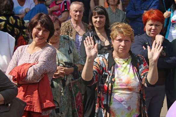 Жители Славянска: Мы отсюда не уйдем - kp.ru Жители Славянска: Мы отсюда не уйдем (фото репортаж) | Русская весна