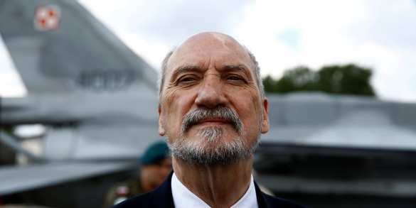 Польский министр-русофоб Мачеревич отправлен в отставку | Русская весна