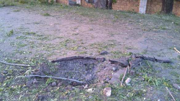 Луганск, преступление против человечности: большинство ракет штурмовика попало в сквер, в котором гуляли люди (видео) | Русская весна