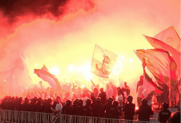 Польские фанаты на матче в Киеве разнесли Бандеру и УПА (ФОТО) | Русская весна