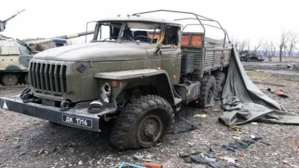 Грузовик с украинскими военными подорвался на Донбассе | Русская весна