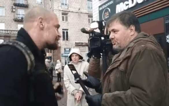 В Киеве боевик «Правого сектора» избил журналиста Коцабу (+ВИДЕО, ОБНОВЛЕНО) | Русская весна