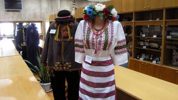 Скандал: Порошенко не хочет отдавать подарки в государственный фонд | Русская весна