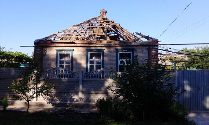 Славянск: последствия артиллерийских обстрелов 30 июня — разрушенные дома, убитые и раненые люди (видео)