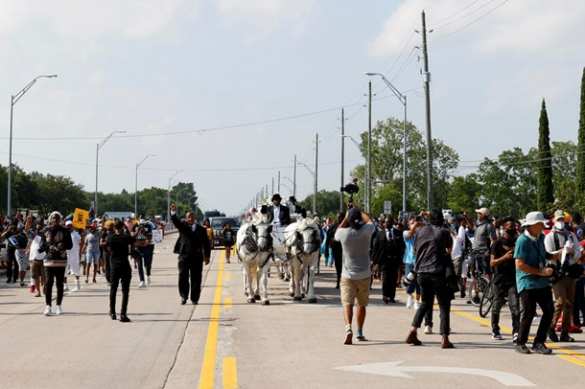 Золотой гроб и конная повозка: икону «чёрного майдана» наконец похоронили в США (ФОТО, ВИДЕО) | Русская весна