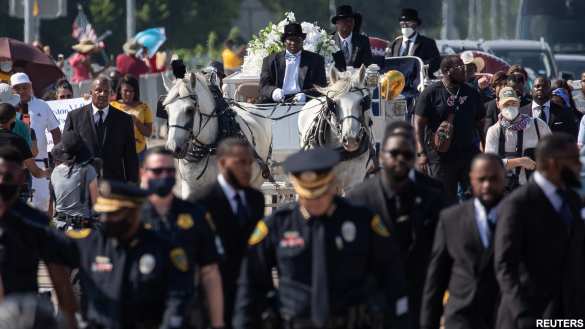 Золотой гроб и конная повозка: икону «чёрного майдана» наконец похоронили в США (ФОТО, ВИДЕО) | Русская весна