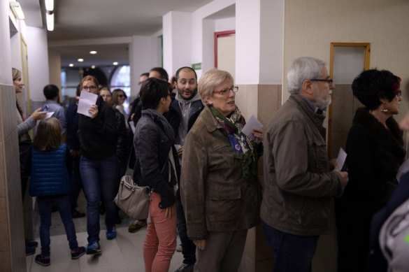 Свыше 80% населения Каталонии проголосовали за независимость. Танки пока никто не вводит (фото) | Русская весна