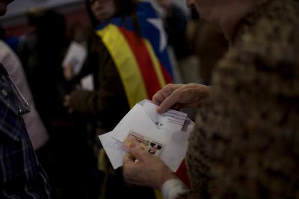 Свыше 80% населения Каталонии проголосовали за независимость. Танки пока никто не вводит (фото) | Русская весна