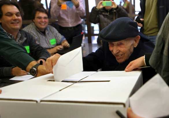 Свыше 80% населения Каталонии проголосовали за независимость. Танки пока никто не вводит (фото) | Русская весна