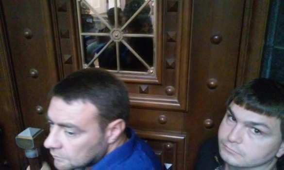 Ляшко с друзьями заблокировал здание Генпрокуратуры (ФОТО с места событий) | Русская весна