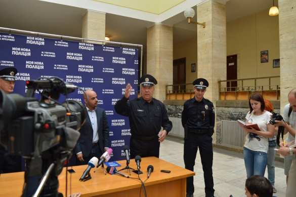 Эпатажный губернатор Закарпатья продефилировал на публике в форме из «Полицейской Академии» (ФОТО + тематический киносюжет) | Русская весна