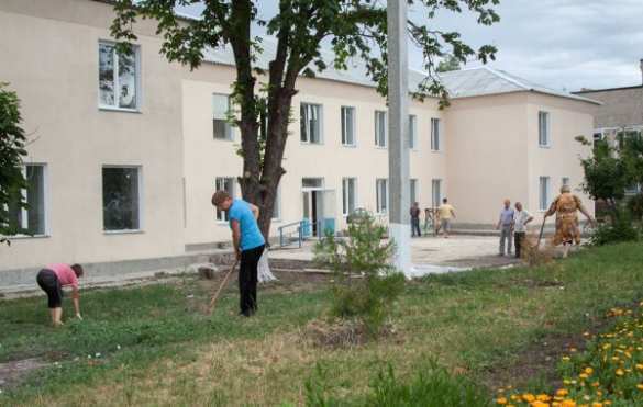 «Трудолюбивые террористы» восстановили больницу в Краснодоне (ФОТО) | Русская весна