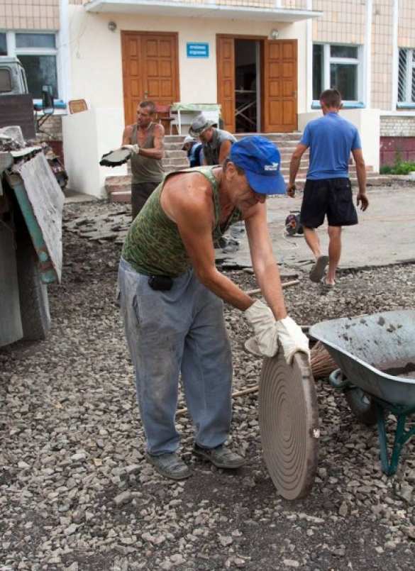 «Трудолюбивые террористы» восстановили больницу в Краснодоне (ФОТО) | Русская весна
