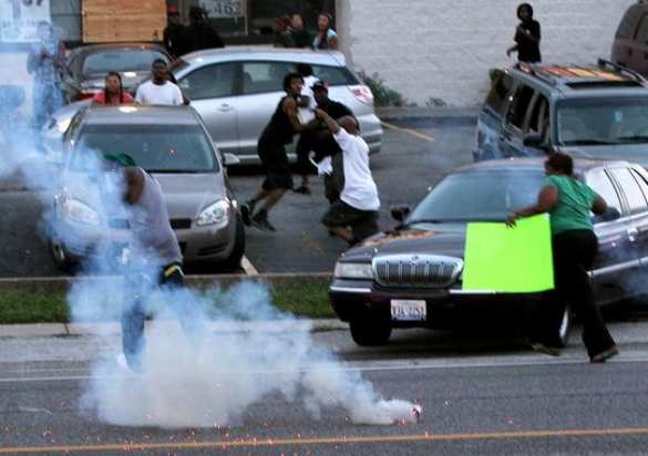 События в Фергюсоне показали, что США давно готовы воевать с собственным населением (фото, видео) | Русская весна