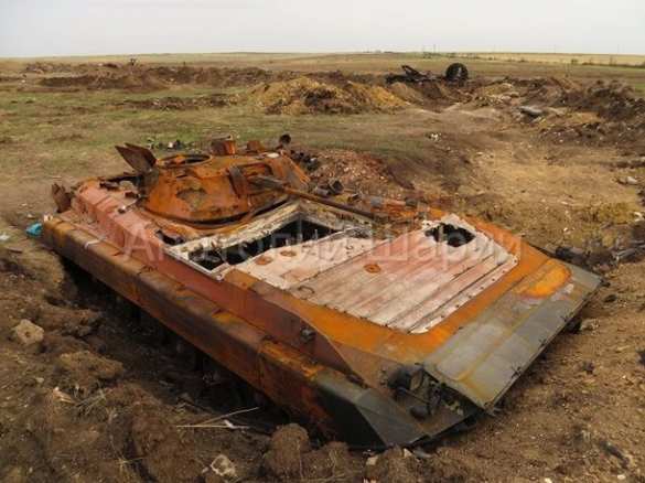 Краснодон: сожженная украинская батарея и бронетехника (фото/видео) | Русская весна
