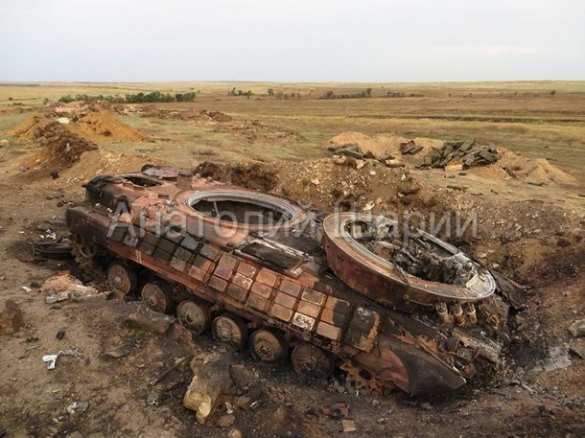 Краснодон: сожженная украинская батарея и бронетехника (фото/видео) | Русская весна