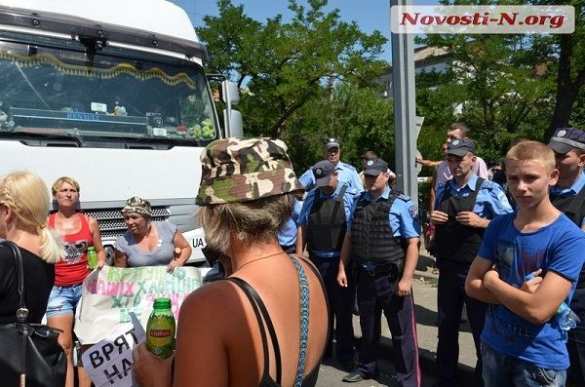 Матери десантников в Николаеве начали говорить, что поддержат своих сыновей, если те уйдут в Россию. В Белой Церкви митингуют военные (фото, видео) | Русская весна