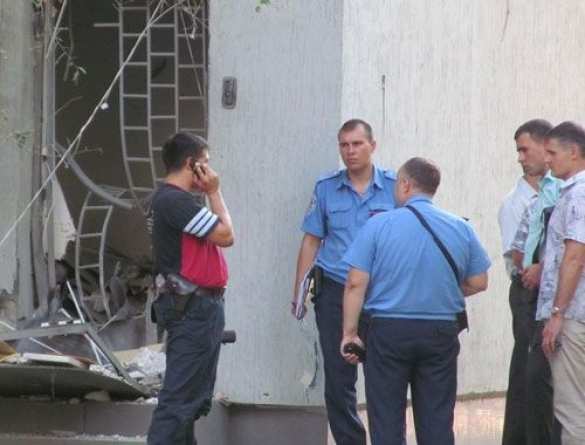 Партизанская война в Запорожье: в Мелитополе взорвали офис ПриватБанка Коломойского и заминировали военкомат (фото) | Русская весна