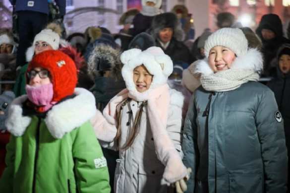 Зажглись первые новогодние ёлки в стране (ФОТО) | Русская весна