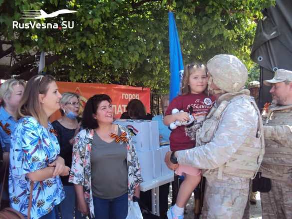 Встреча на чужбине: Армия России и прекрасные женщины русской общины в Латакии (ФОТО) | Русская весна