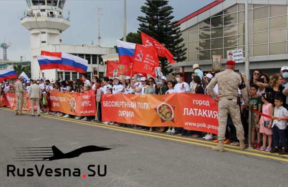 От героев былых времён: «Бессмертный полк» на авиабазе «Хмеймим» в Сирии (ФОТО) | Русская весна