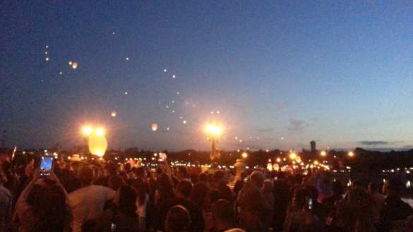 Сотни фонариков в ночном небе: Донбасс вспоминает погибших детей (ФОТО, ВИДЕО) | Русская весна