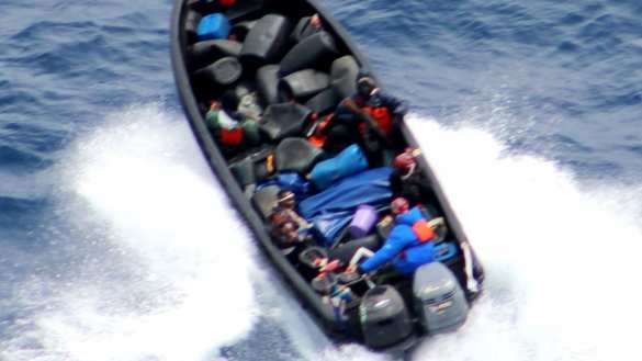 Российские военные спасли панамское судно от пиратов (ФОТО) | Русская весна