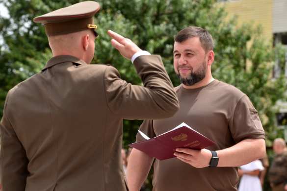 Глава ДНР принял участие в церемонии вручения дипломов выпускникам Академии МВД (ФОТО) | Русская весна