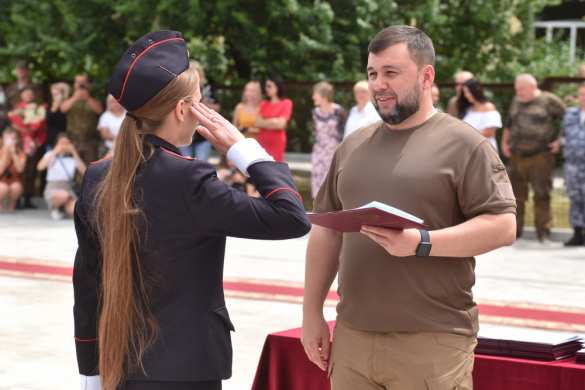 Глава ДНР принял участие в церемонии вручения дипломов выпускникам Академии МВД (ФОТО) | Русская весна