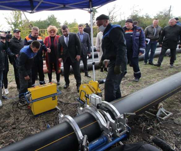 Глава ДНР проинспектировал ход строительства газопровода в Дебальцево (ФОТО, ВИДЕО) | Русская весна