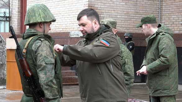 «Победа близка»: Глава ДНР наградил героев за подвиги в боях с украинскими оккупантами (ФОТО, ВИДЕО) | Русская весна