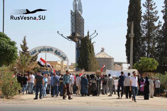«Пошли вон!» — сирийский народ выходит к военным объектам гнать оккупантов (ФОТО, ВИДЕО) | Русская весна