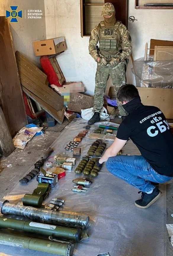 Банда похищала и пытала людей в Днепропетровской области (ФОТО) | Русская весна